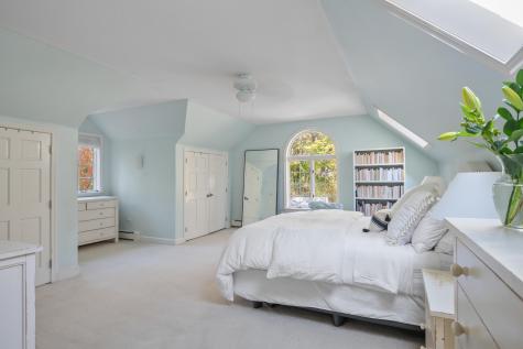 2 Manor Way Cape Elizabeth ME 04107