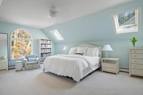 2 Manor Way Cape Elizabeth ME 04107