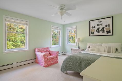 2 Manor Way Cape Elizabeth ME 04107