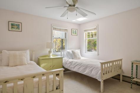 2 Manor Way Cape Elizabeth ME 04107