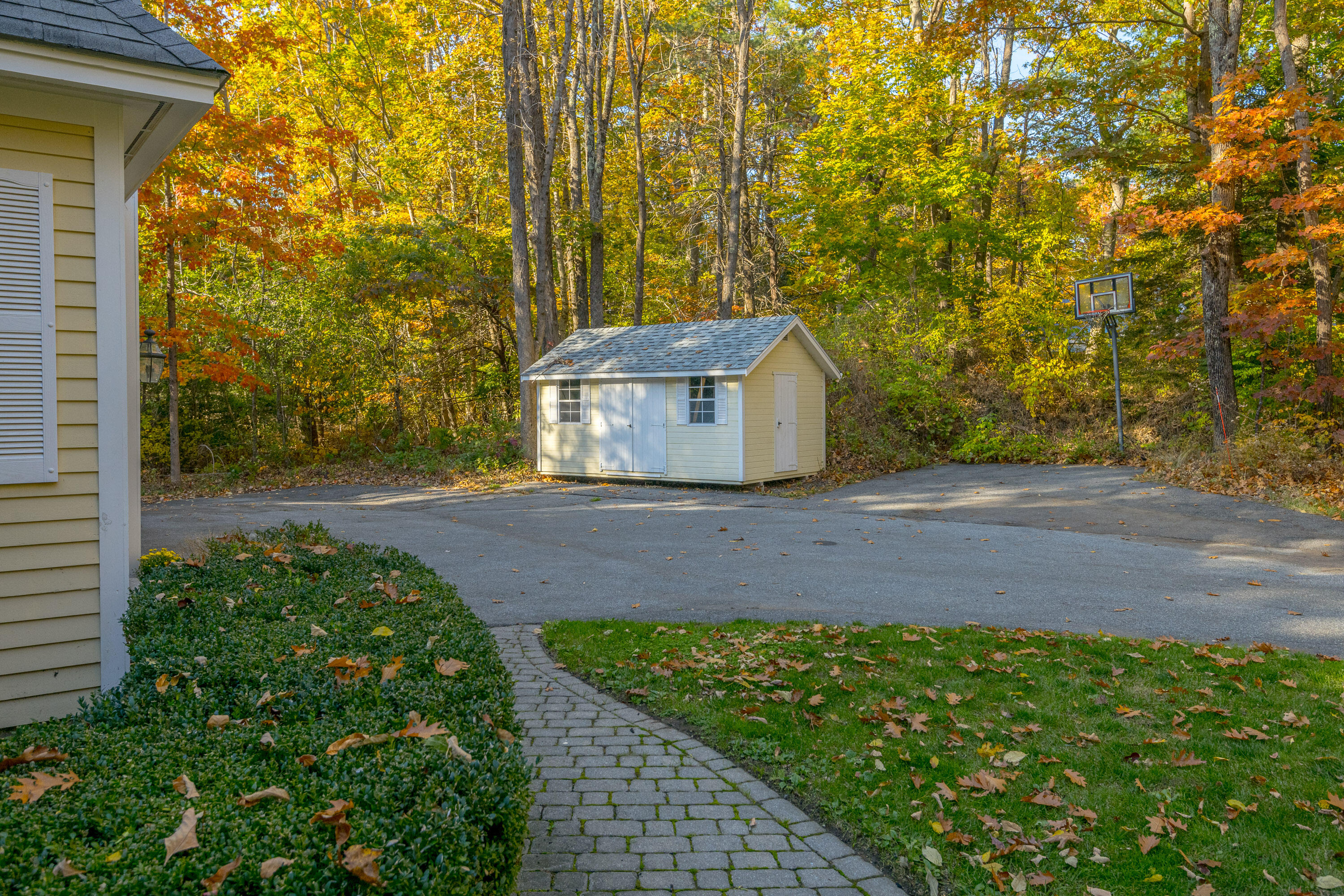 2 Manor Way Cape Elizabeth ME 04107