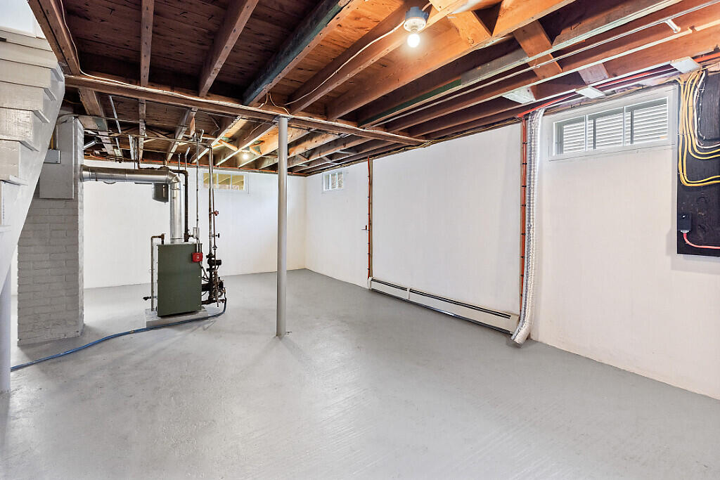 204 Cony Street Augusta ME 04330