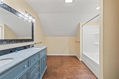 8 Summer Way Cumberland ME 04021