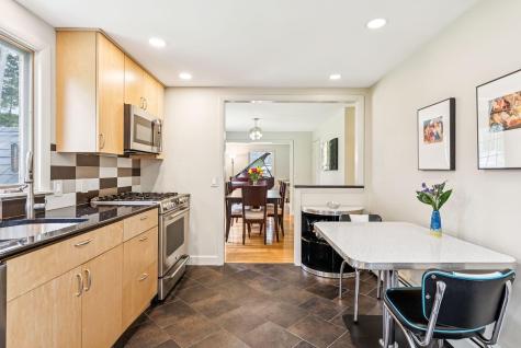 131 Oakhurst Road Cape Elizabeth ME 04107