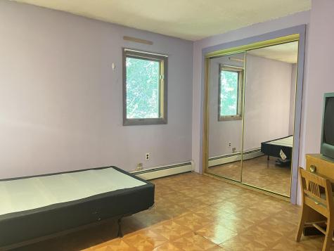 27 Vivian Street Auburn ME 04210