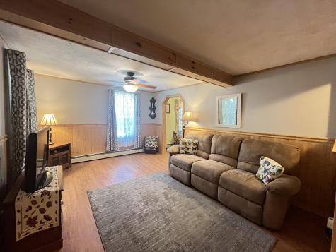 27 Vivian Street Auburn ME 04210
