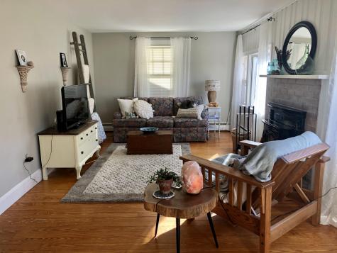 16 Allen Avenue Extension Falmouth ME 04105