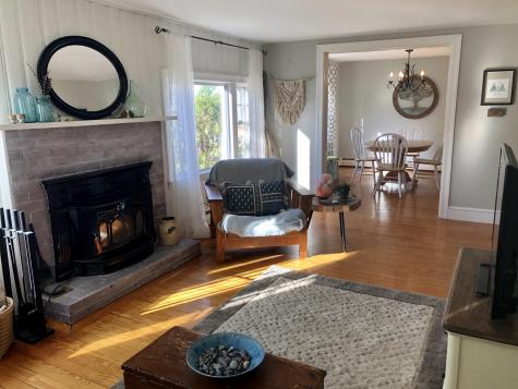 16 Allen Avenue Extension Falmouth ME 04105