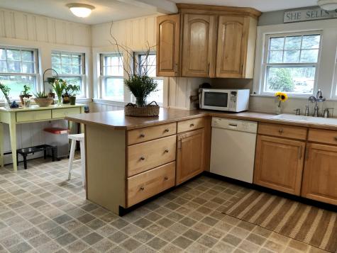 16 Allen Avenue Extension Falmouth ME 04105