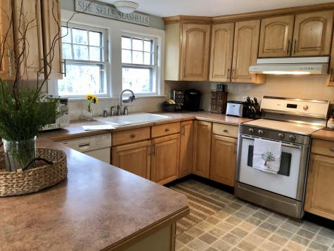 16 Allen Avenue Extension Falmouth ME 04105