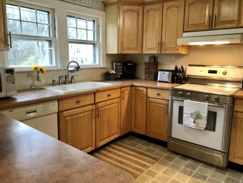 16 Allen Avenue Extension Falmouth ME 04105