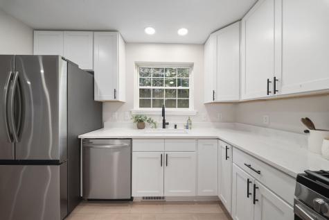 10 Randall Circle Brunswick ME 04011