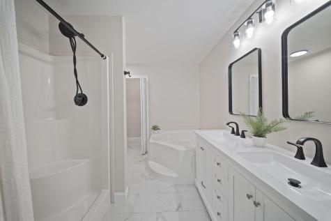 10 Randall Circle Brunswick ME 04011