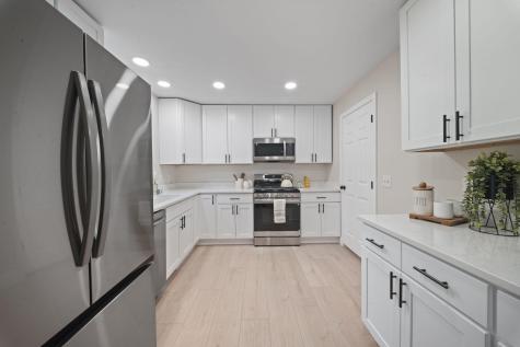 10 Randall Circle Brunswick ME 04011