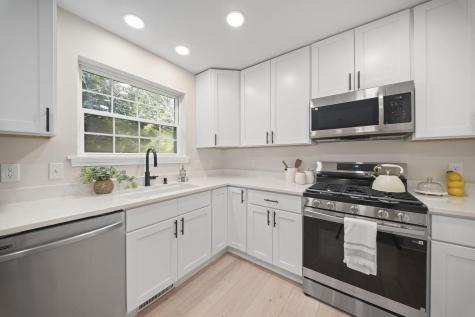 10 Randall Circle Brunswick ME 04011