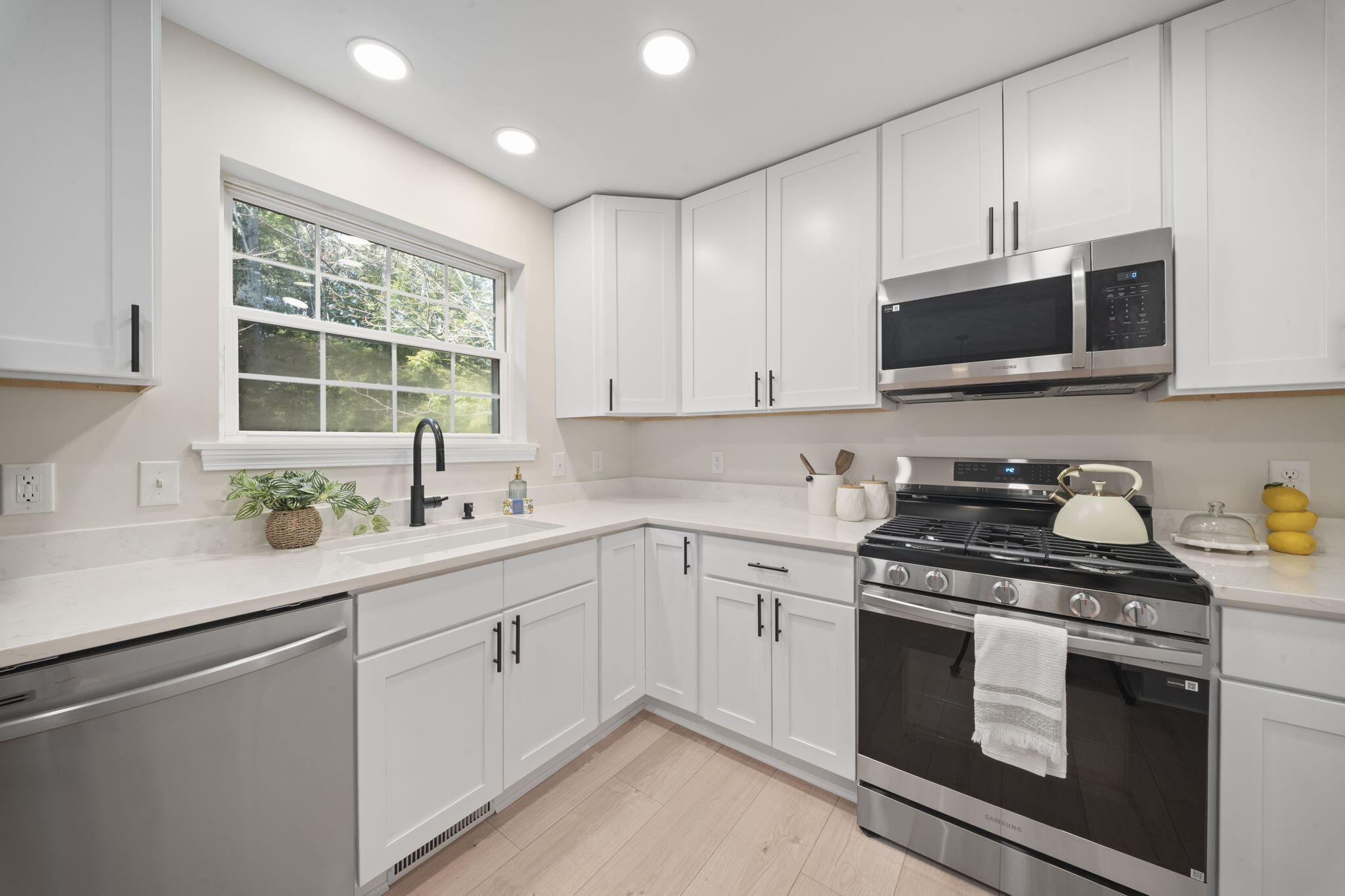 10 Randall Circle Brunswick ME 04011