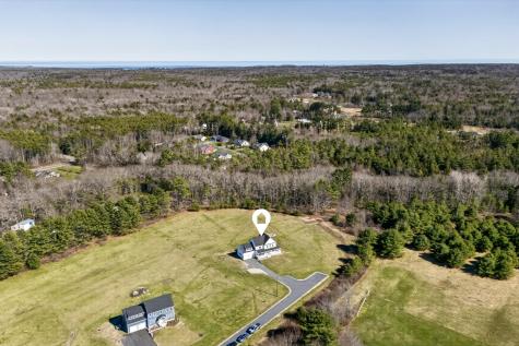 31 Stretch Lane Arundel ME 04046