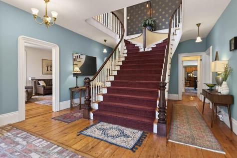 9 Fox Hall Road Falmouth ME 04105