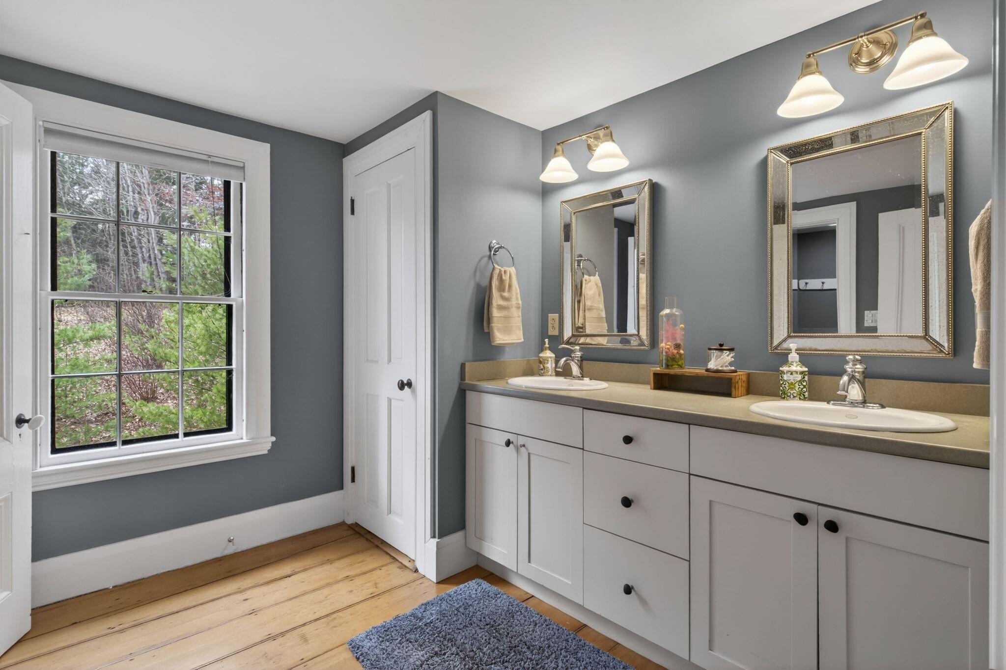 9 Fox Hall Road Falmouth ME 04105