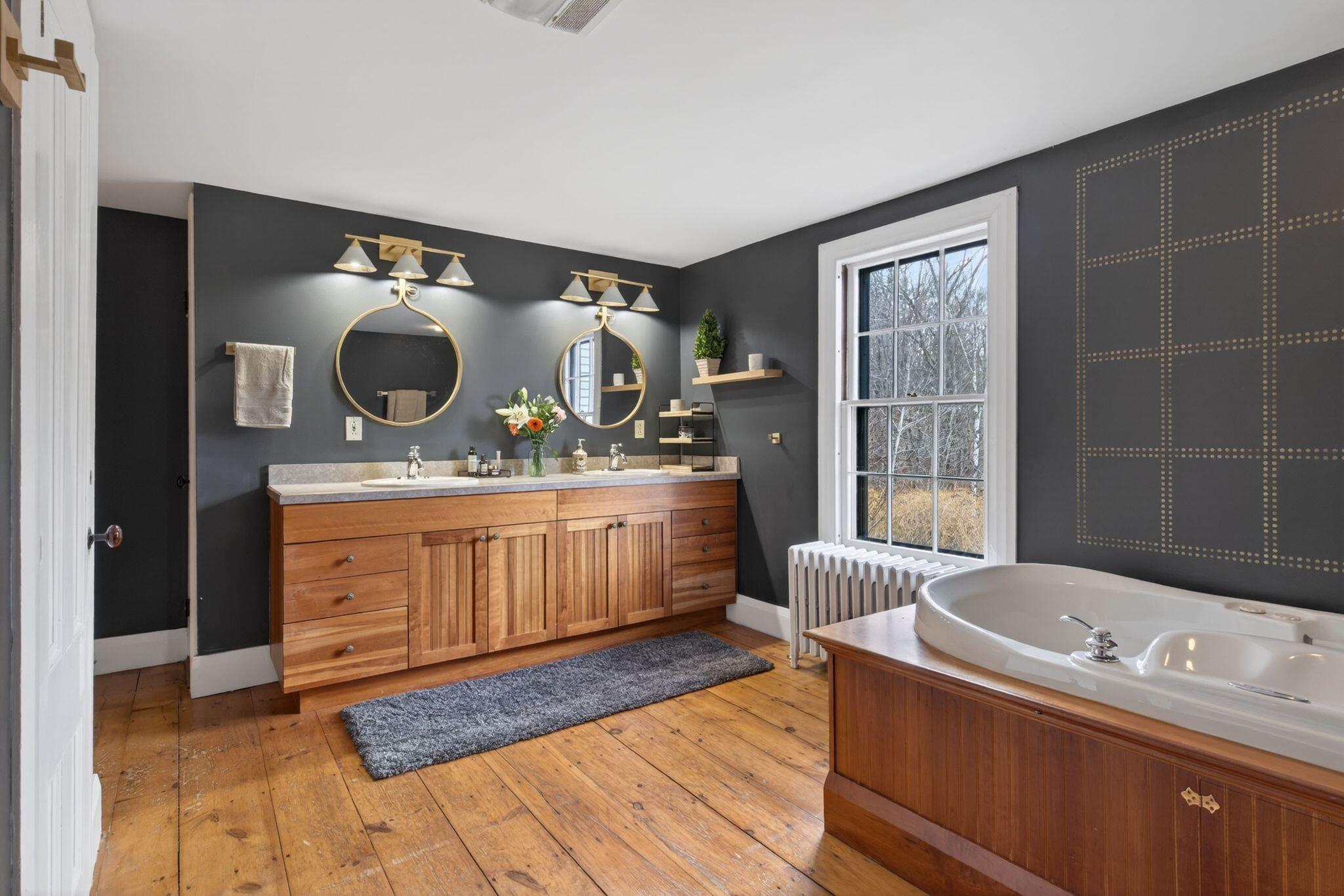 9 Fox Hall Road Falmouth ME 04105