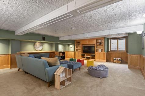 9 Fox Hall Road Falmouth ME 04105