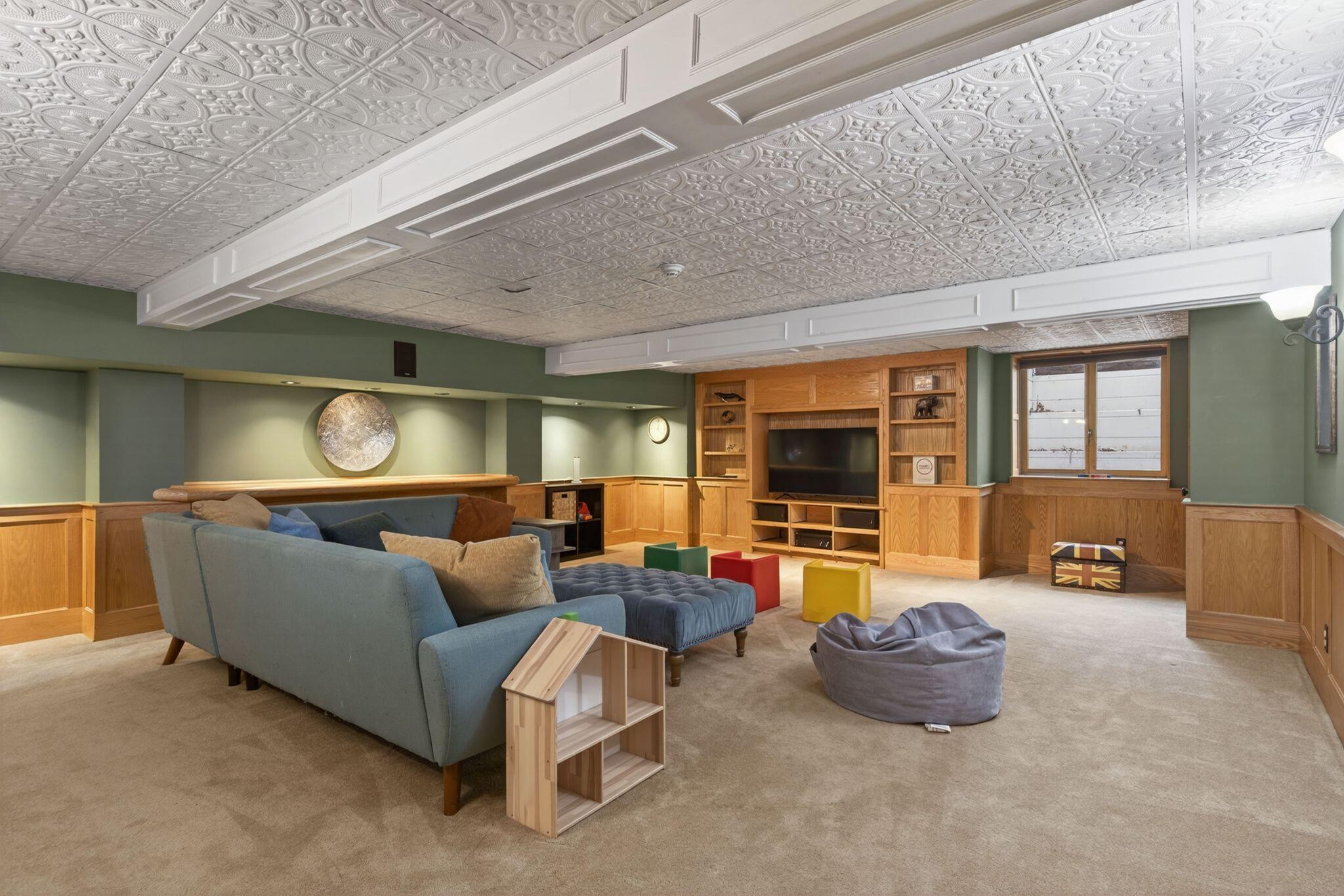 9 Fox Hall Road Falmouth ME 04105