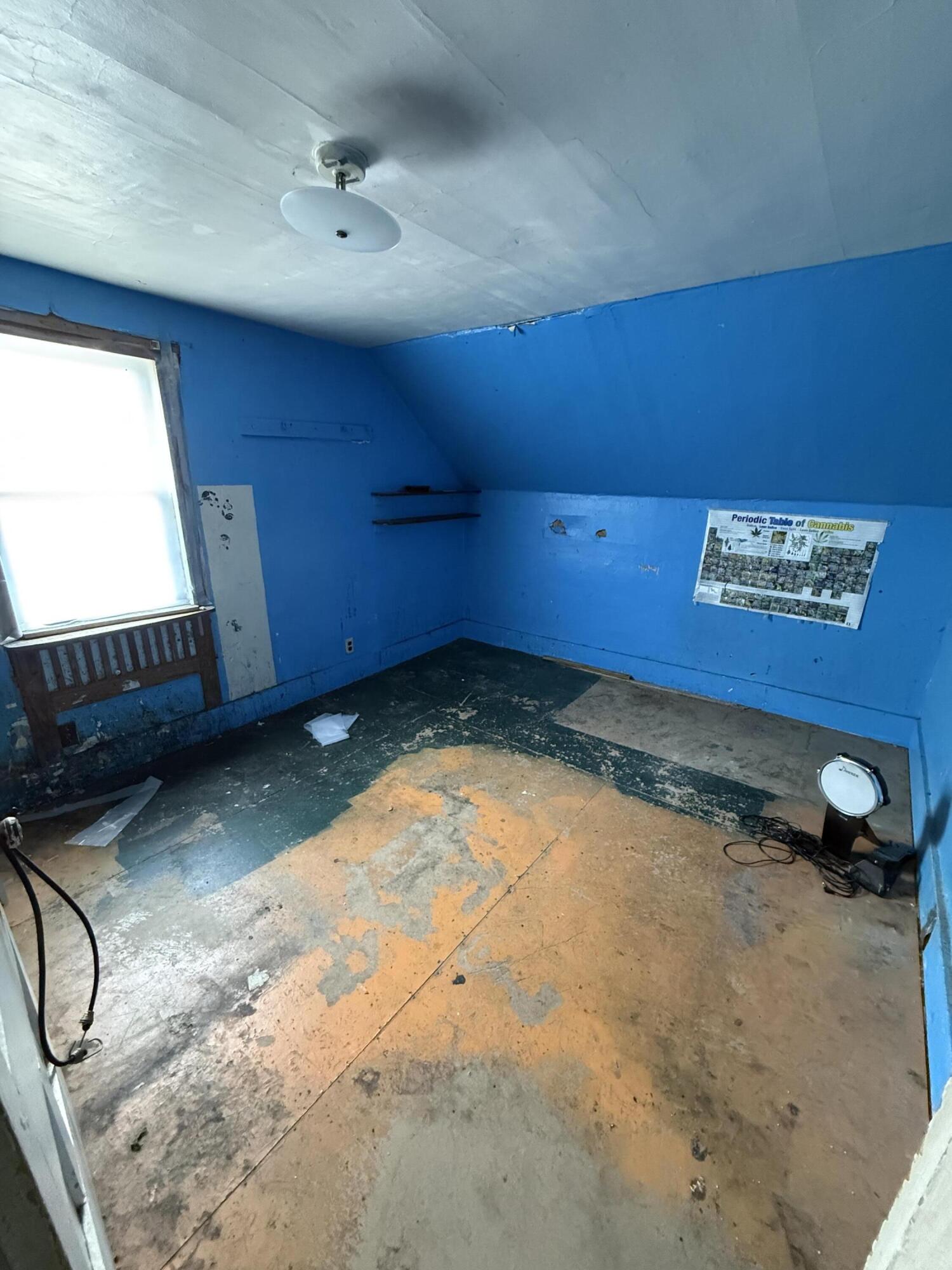 19 Perry Street Lincoln ME 04457