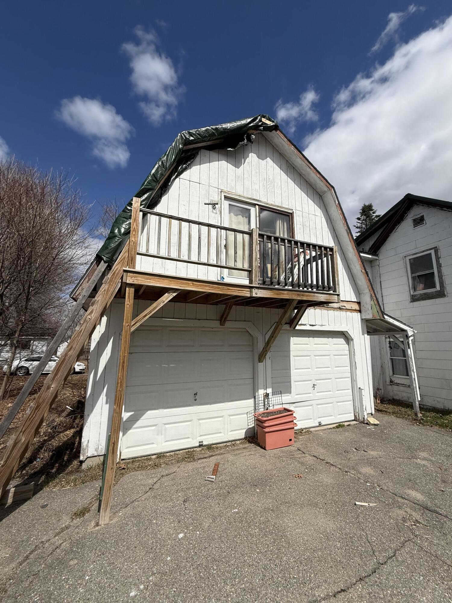 19 Perry Street Lincoln ME 04457