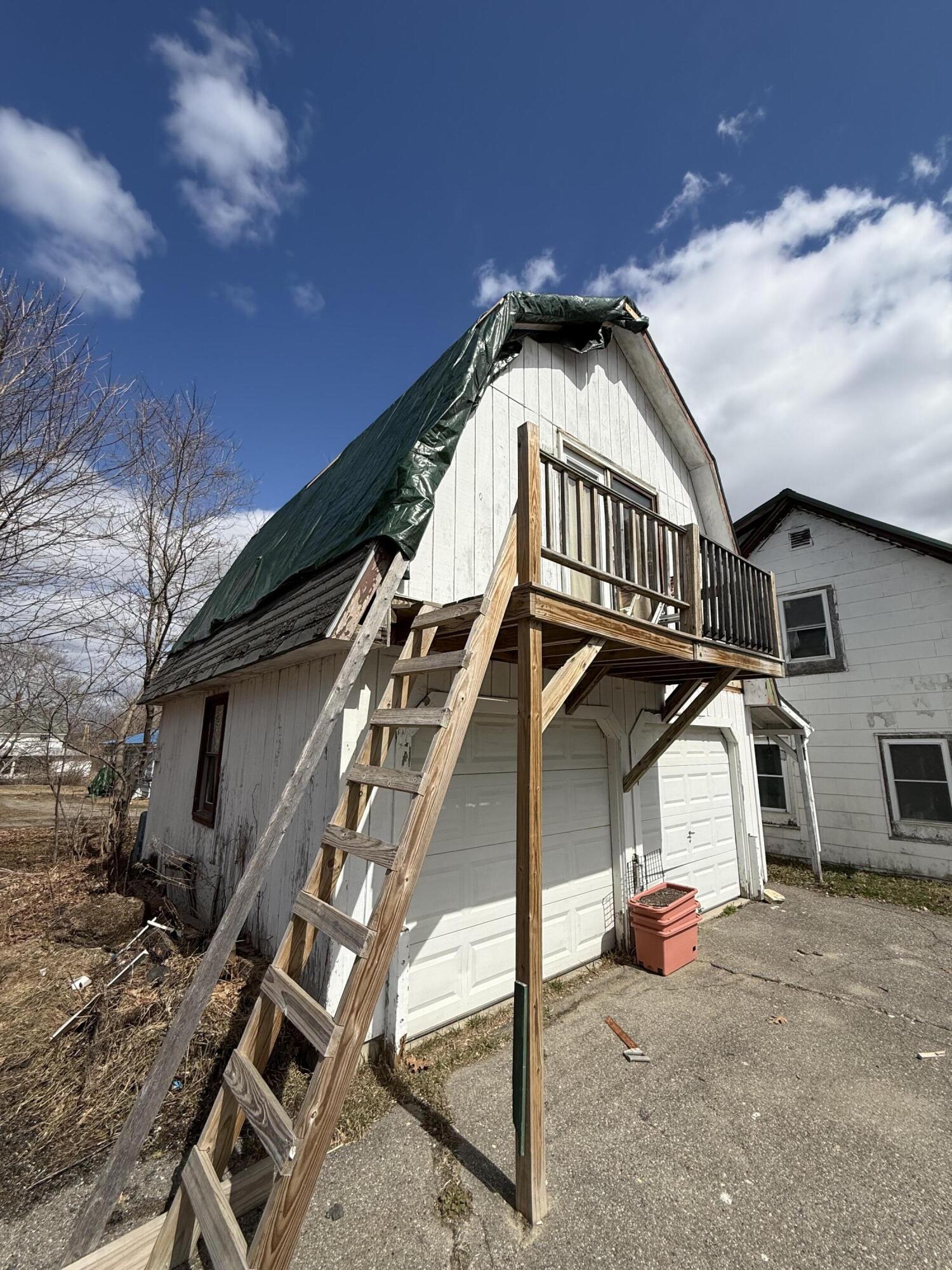 19 Perry Street Lincoln ME 04457