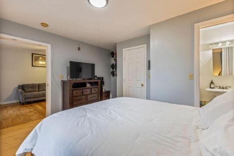 32 Grant Road Freeport ME 04032