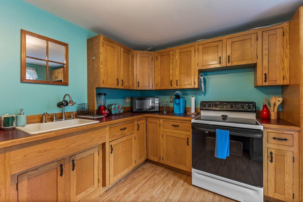 32 Grant Road Freeport ME 04032