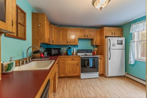 32 Grant Road Freeport ME 04032