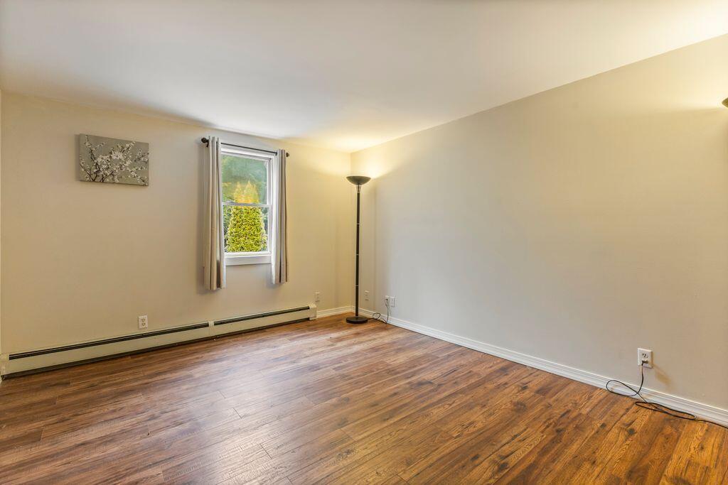 32 Grant Road Freeport ME 04032