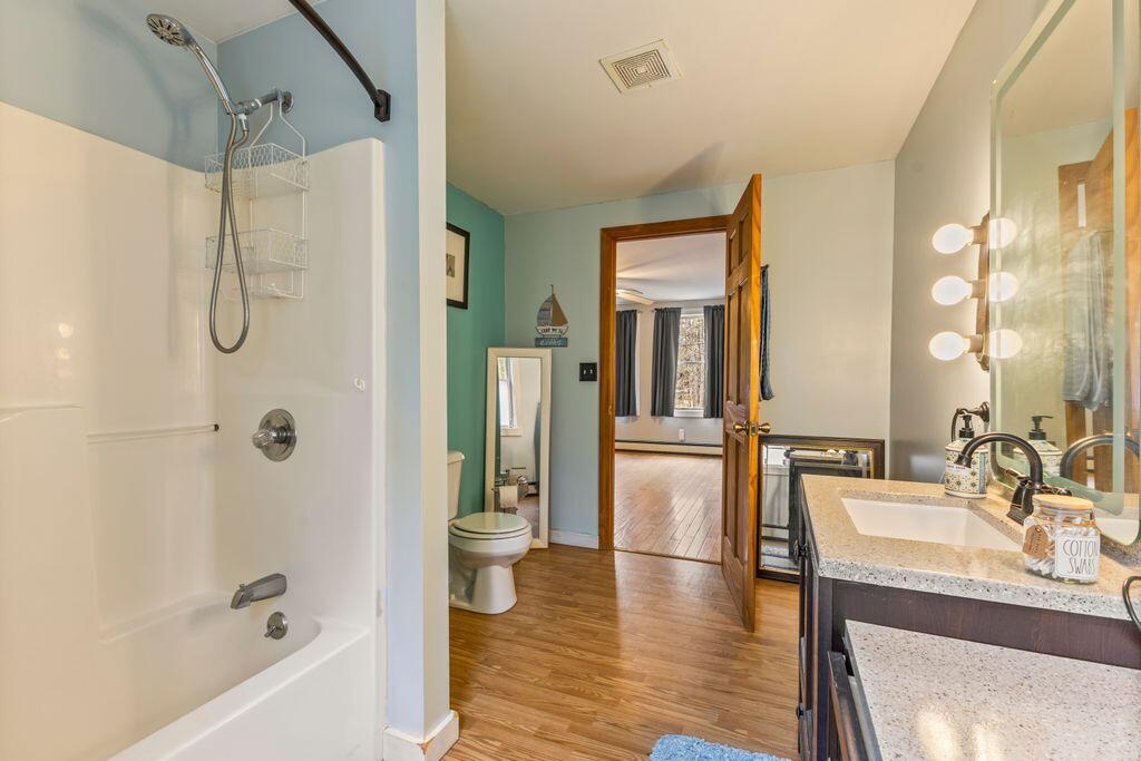 32 Grant Road Freeport ME 04032