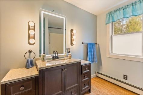 32 Grant Road Freeport ME 04032