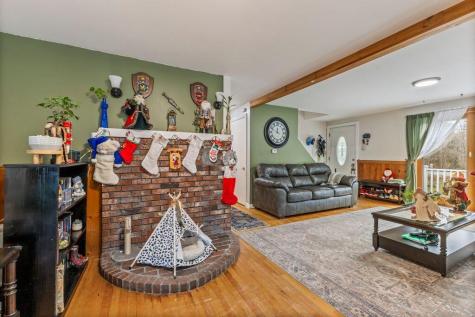 32 Grant Road Freeport ME 04032