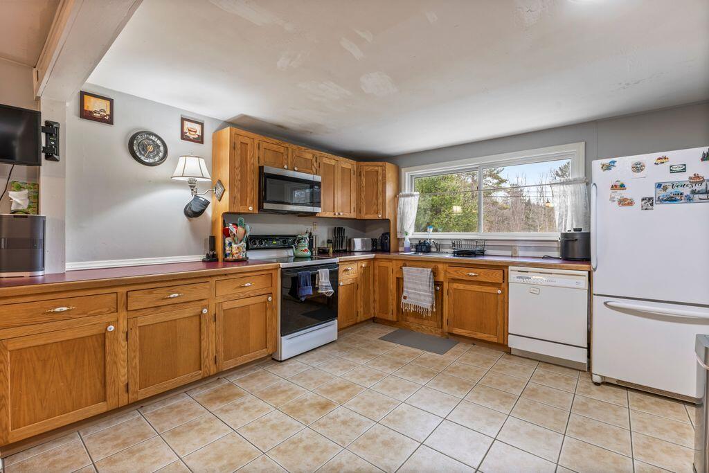 32 Grant Road Freeport ME 04032