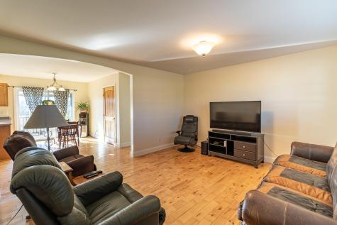 15 Lubear Way Auburn ME 04210