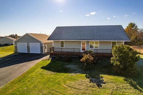 15 Lubear Way Auburn ME 04210