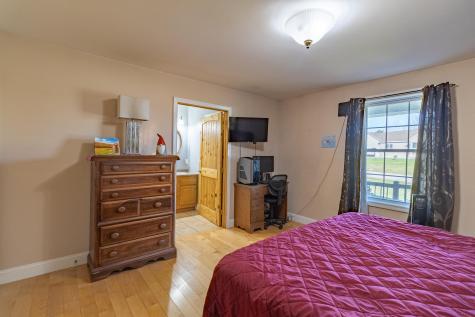 15 Lubear Way Auburn ME 04210