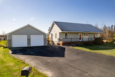 15 Lubear Way Auburn ME 04210