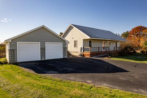 15 Lubear Way Auburn ME 04210
