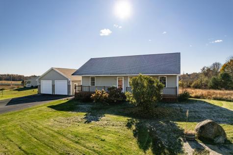 15 Lubear Way Auburn ME 04210