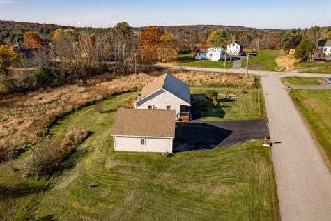 15 Lubear Way Auburn ME 04210