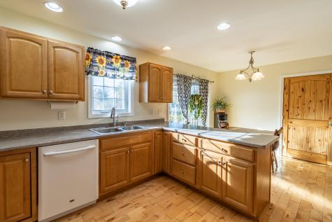 15 Lubear Way Auburn ME 04210
