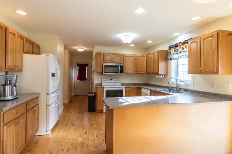 15 Lubear Way Auburn ME 04210