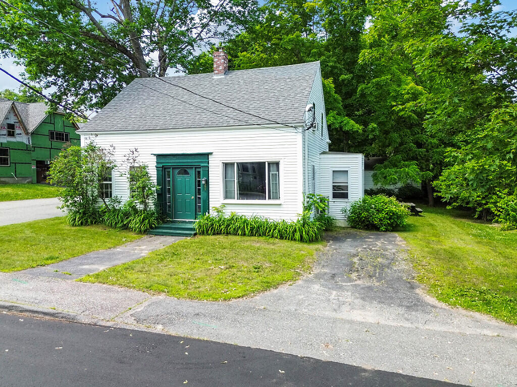 27 Lincoln Avenue Gardiner ME 04345
