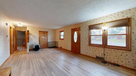 4 Carson Street Auburn ME 04210