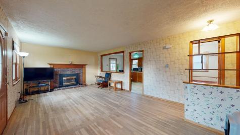 4 Carson Street Auburn ME 04210