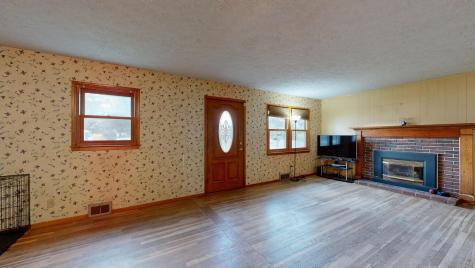 4 Carson Street Auburn ME 04210